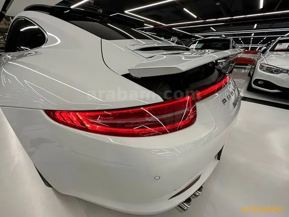 Porsche 911 Carrera 4S Image 9